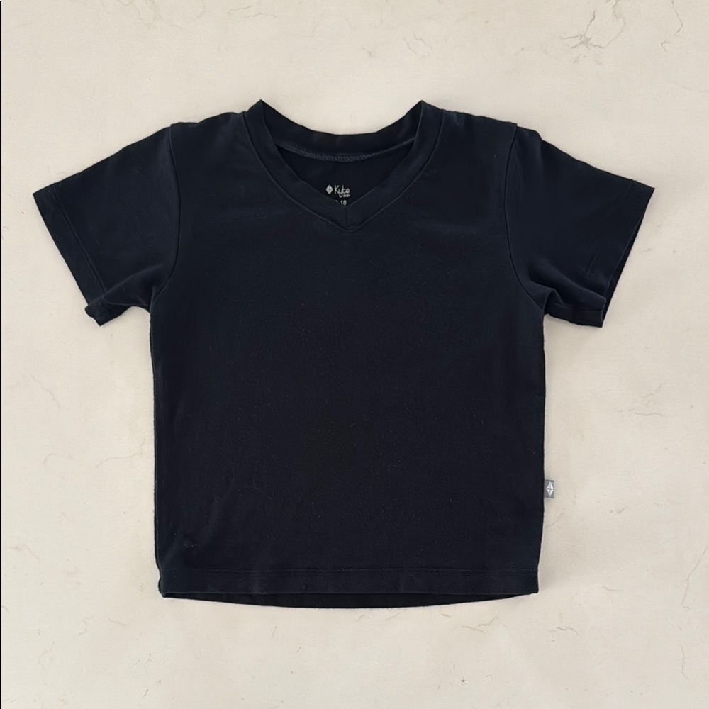 Kyte Baby Toddler V-Neck Tee in Midnight. Size 12-18M.